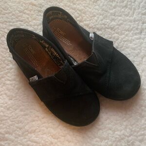 TOMS Kids Classic Canvas Slip-On Shoes in Black boys or girls size 10T